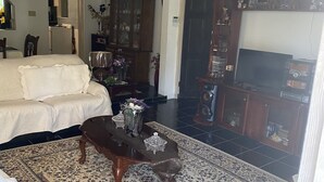 Unclassified image, 4 of 17, button - Home away from home (Montego Bay)
