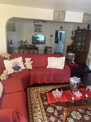 บริเวณนั่งเล่น