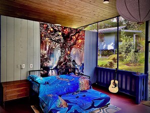 3 bedrooms, iron/ironing board, travel crib, free WiFi