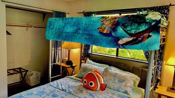 3 quartos, ferros/tábuas de passar roupa, berço de viagem