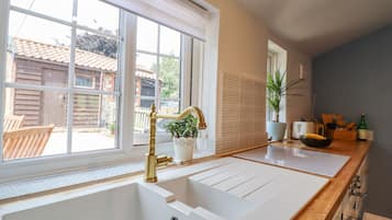 Cottage | Interior