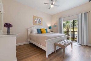 3 bedrooms, iron/ironing board, travel cot, WiFi - Newly renovated beautiful second floor condo in Bahama Bay (Davenport)