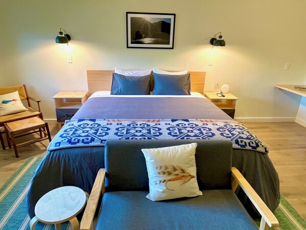 Habitación doble Deluxe | Ropa de cama hipoalergénica y escritorio 