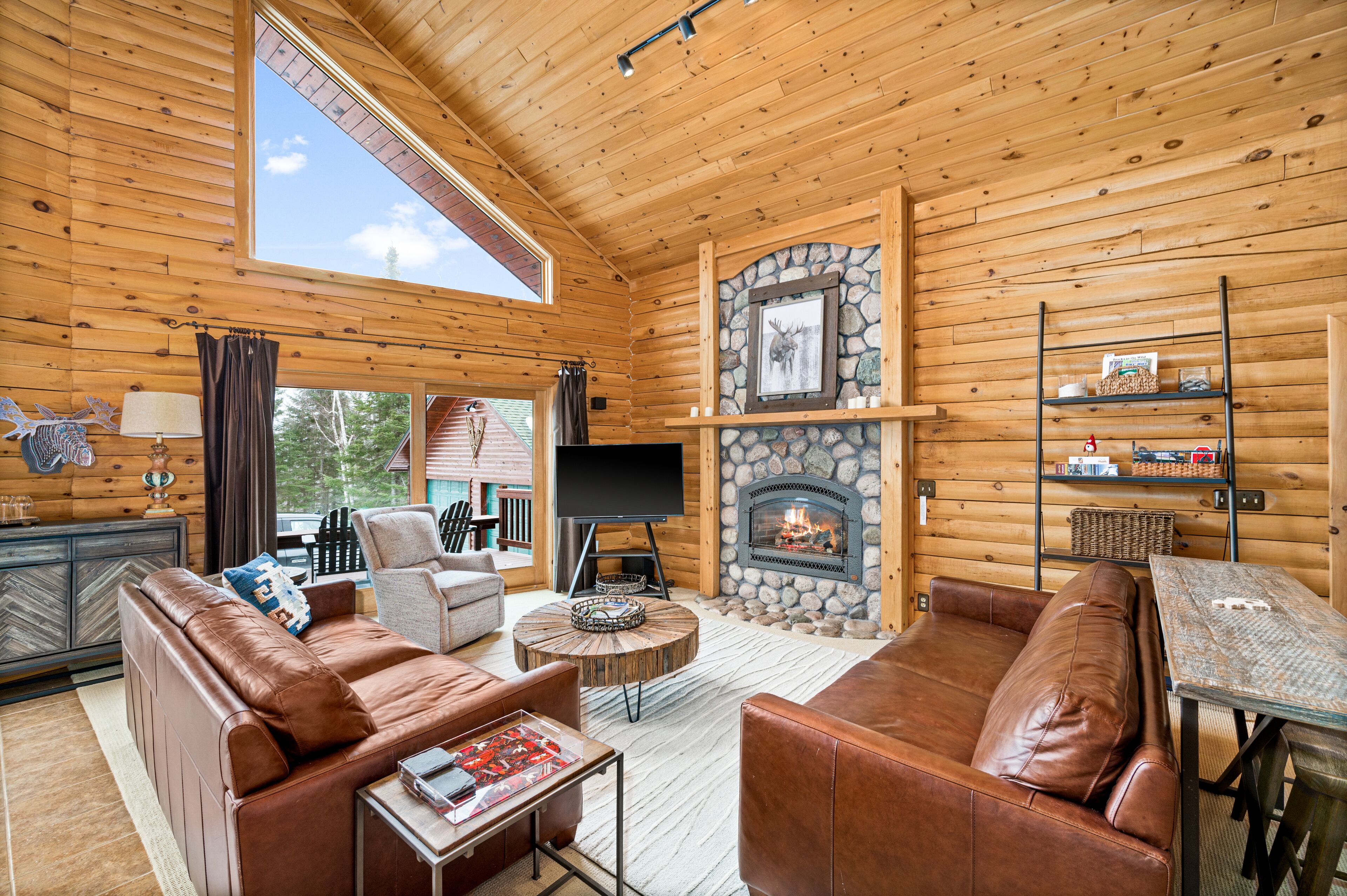 Log Cabin on Superior National Golf Course & Minutes to Outdoor Fun