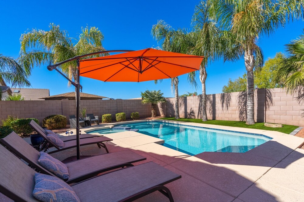 Private Heated Pool & Spa | Sparkling Clean | Lush Palm Trees