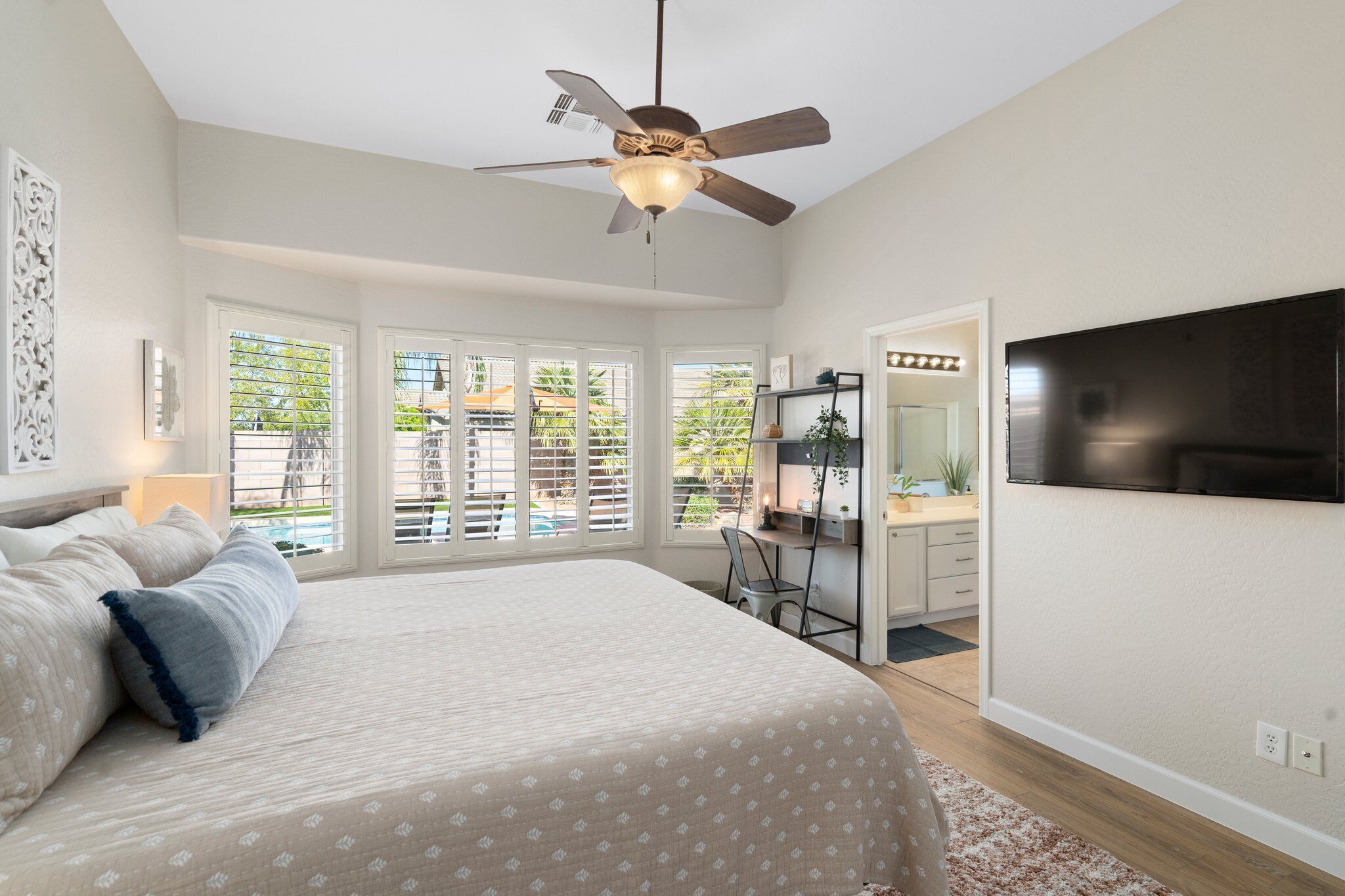 Private Heated Pool & Spa | Sparkling Clean | Lush Palm Trees