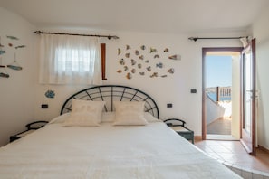 3 chambres, coffre-fort, bureau, lit de bébé portatif
