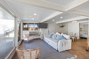 4 bedrooms, WiFi, bed sheets