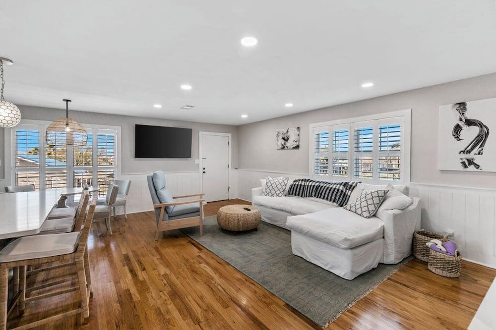 Airbnb, Cabins, Vacation Rentals in Holly Beach, LA from 85