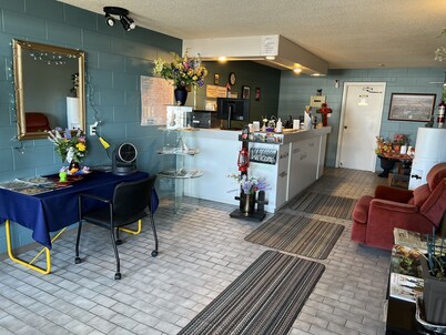 Earlton Motel