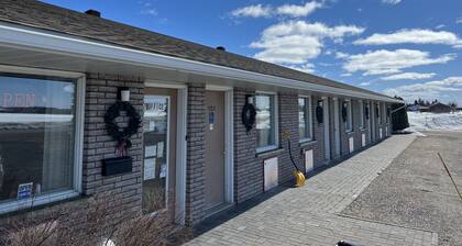 Earlton Motel