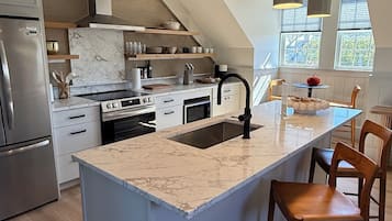 Superior Penthouse | Private kitchen | Espresso maker, coffee/tea maker