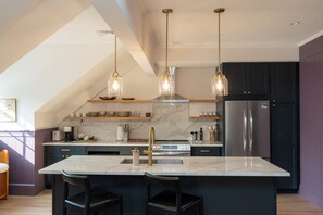 Deluxe penthouse | Privékeuken | Een espressoapparaat, een koffiezetapparaat/waterkoker
