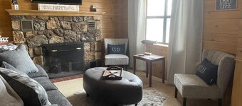 The Lake House is a cozy 2 bedroom at Stony Point