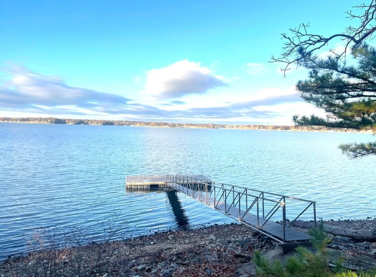 The Lake House is a cozy 2 bedroom at Stony Point