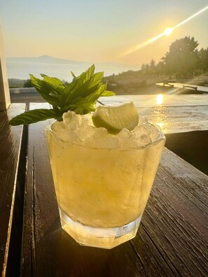 Bar (on property) - Rustic Hill Private Pool Rooms (Kalamata)