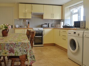 Dishwasher - East Monkton Farm Cottage (Broughton, near Cowbridge)