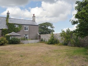 Exterior - East Monkton Farm Cottage (Broughton, near Cowbridge)
