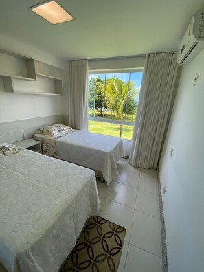 3 chambres, fer et planche à repasser, Wi-Fi, draps fournis