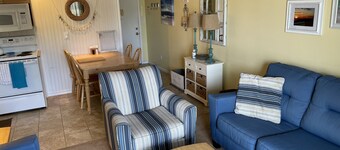 2BR Condo w/Pool & Hot Tub -- Steps from the Beach and Boardwalk
