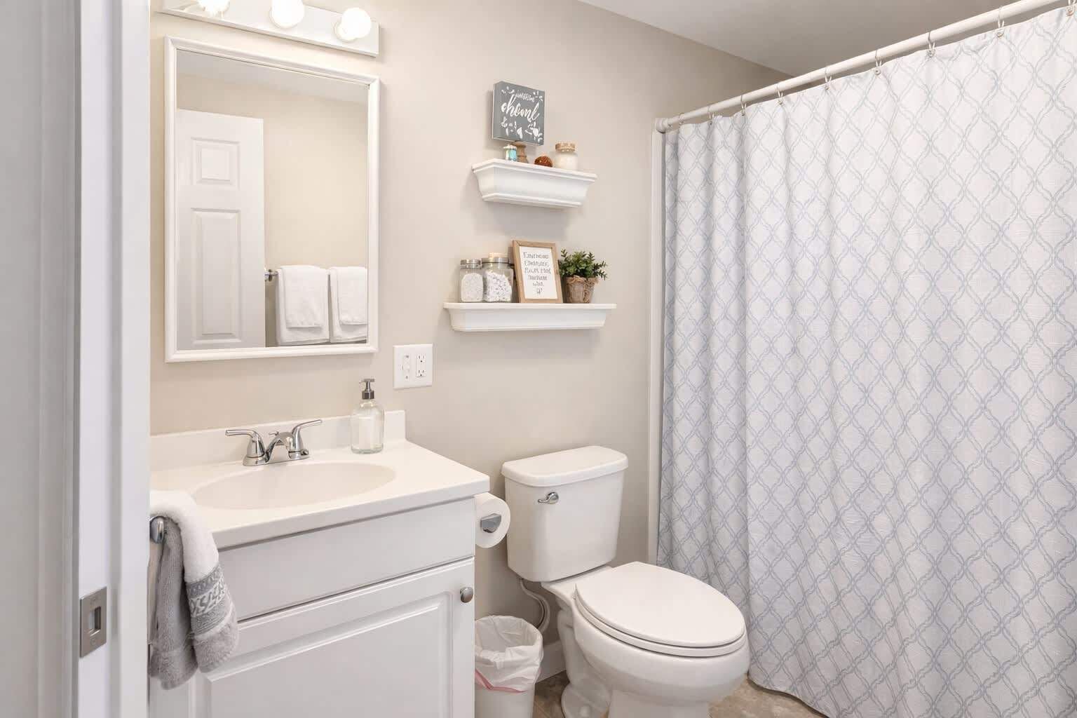 Badkar, hårtork, handdukar och schampo