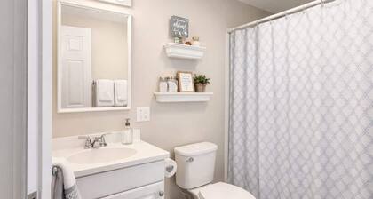 Cozy 2 Bed Apartment Near Downtown Bristol