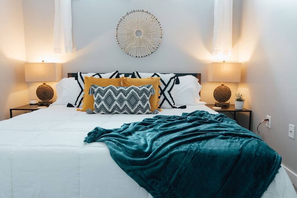 Boho Downtown Johnson City Loft Hosted by The Sanctuary Co.