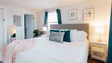 1 bedroom, desk, iron/ironing board, WiFi