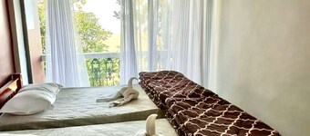 Beautiful 2 bedroom w/ garden and s