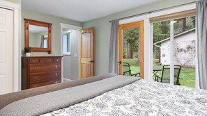 3 bedrooms, iron/ironing board, travel crib, free WiFi