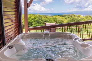 Outdoor spa tub - Villa Priva • Meilly Estate (Saint-Louis)