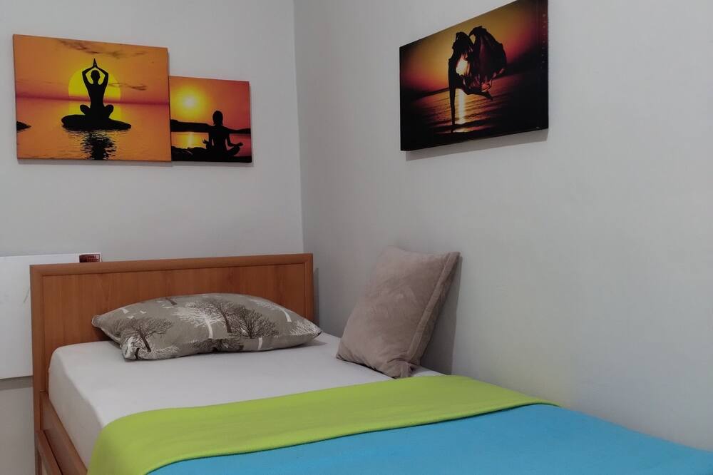 Private Room \/ Shared Bathroom Feeling At Home. stanbul Center. Metro & Metrobus