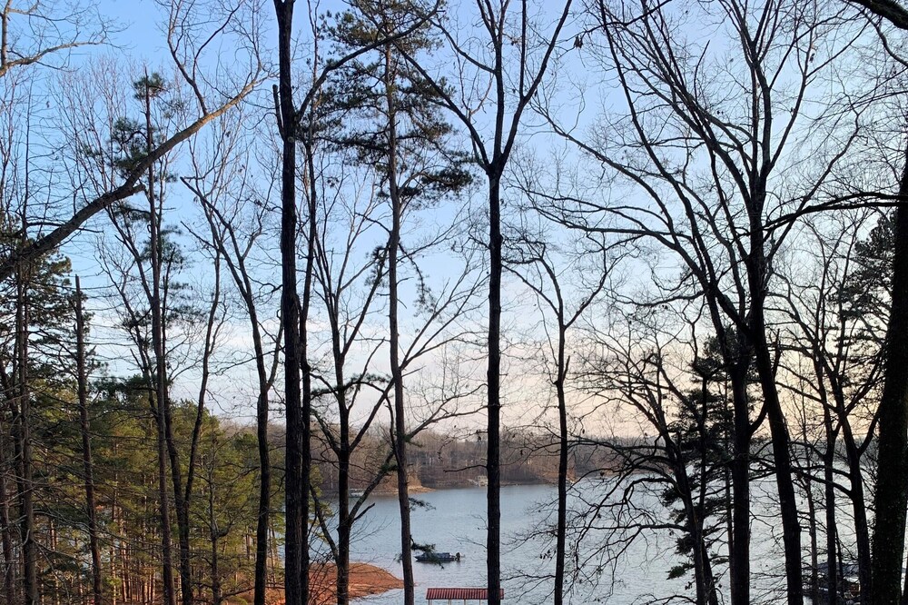 Fun Lake Home on a Peninsula with Personal Dock-30 min from Clemson!