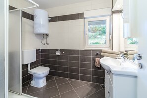 تجهيزات دش، مجففات شعر، مناشف