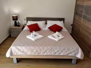 1 habitación, tabla de planchar con plancha, wifi y ropa de cama 