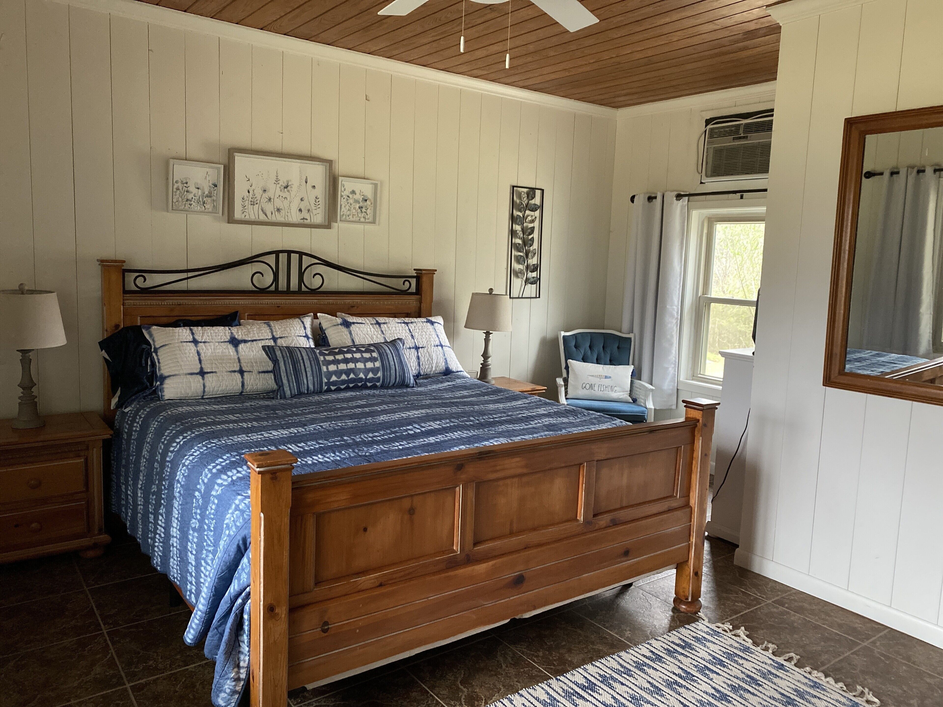 4 dormitoris, escriptori, planxa i posts de planxar i wifi gratuïta 