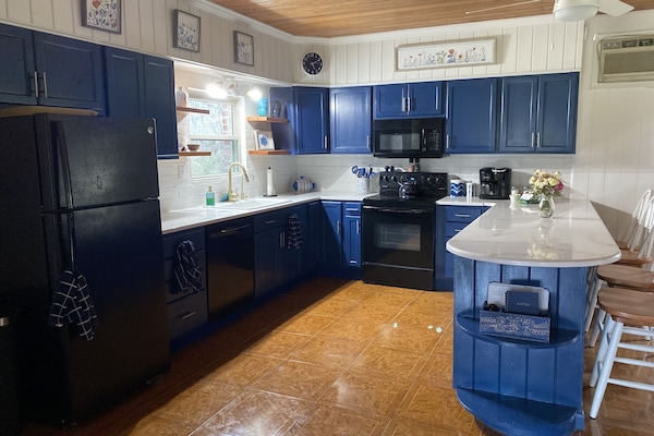 Fully equipped kitchen