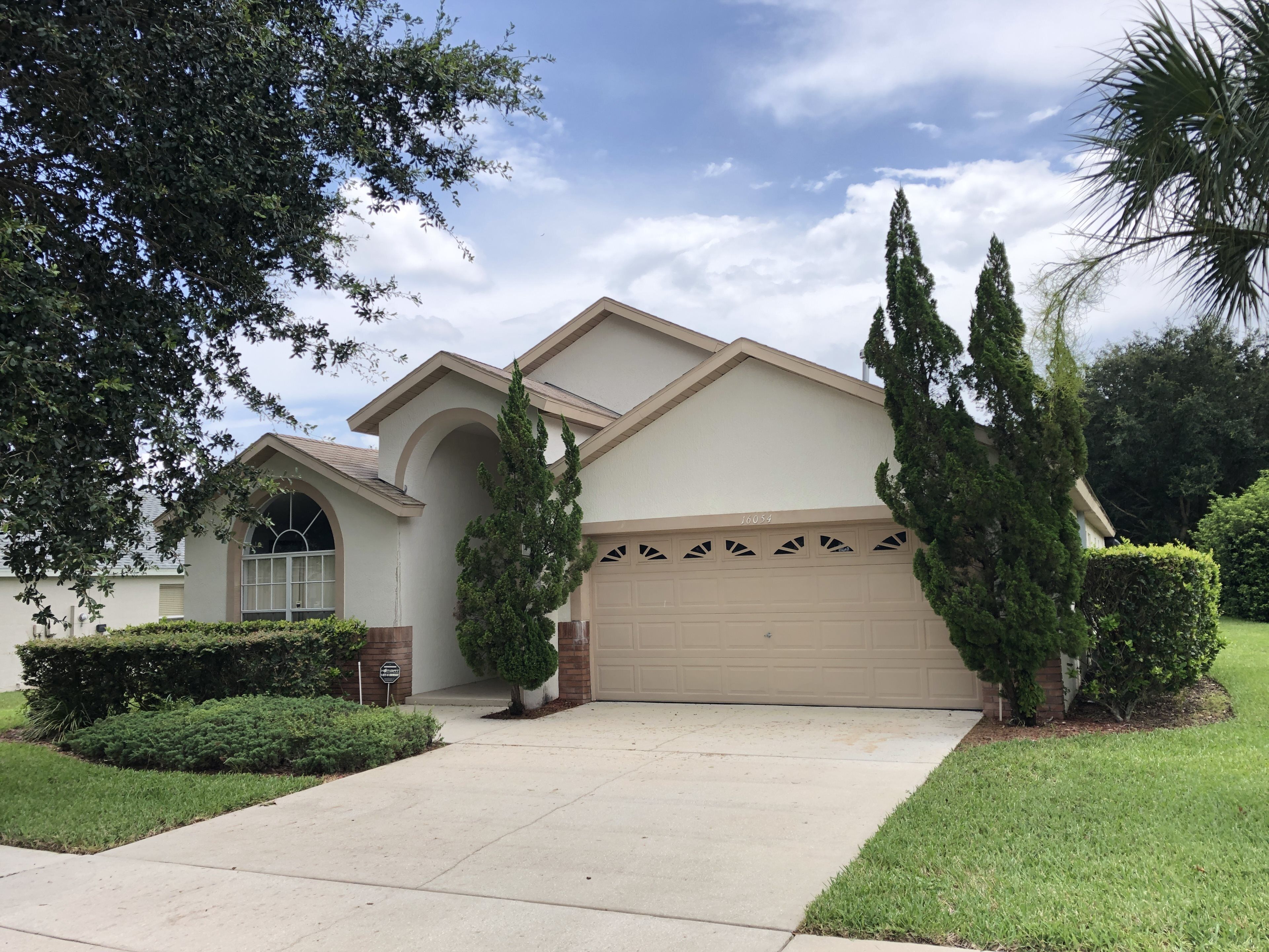 5 Bedroom Home/South Facing Pool/Spa. Close to Golf & the Attractions