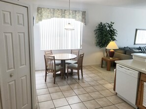 Interior - 5 Bedroom, Pool Home Overlooking Golf Course. Close to Attractions (Davenport)