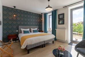 슈피리어 더블룸 | 고급 침구, 각각 다르게 가구 비치, 책상, 노트북 작업 공간