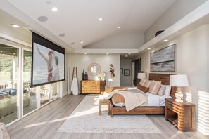 6 Schlafzimmer, Schreibtisch, Bügeleisen/Bügelbrett, Babybetten