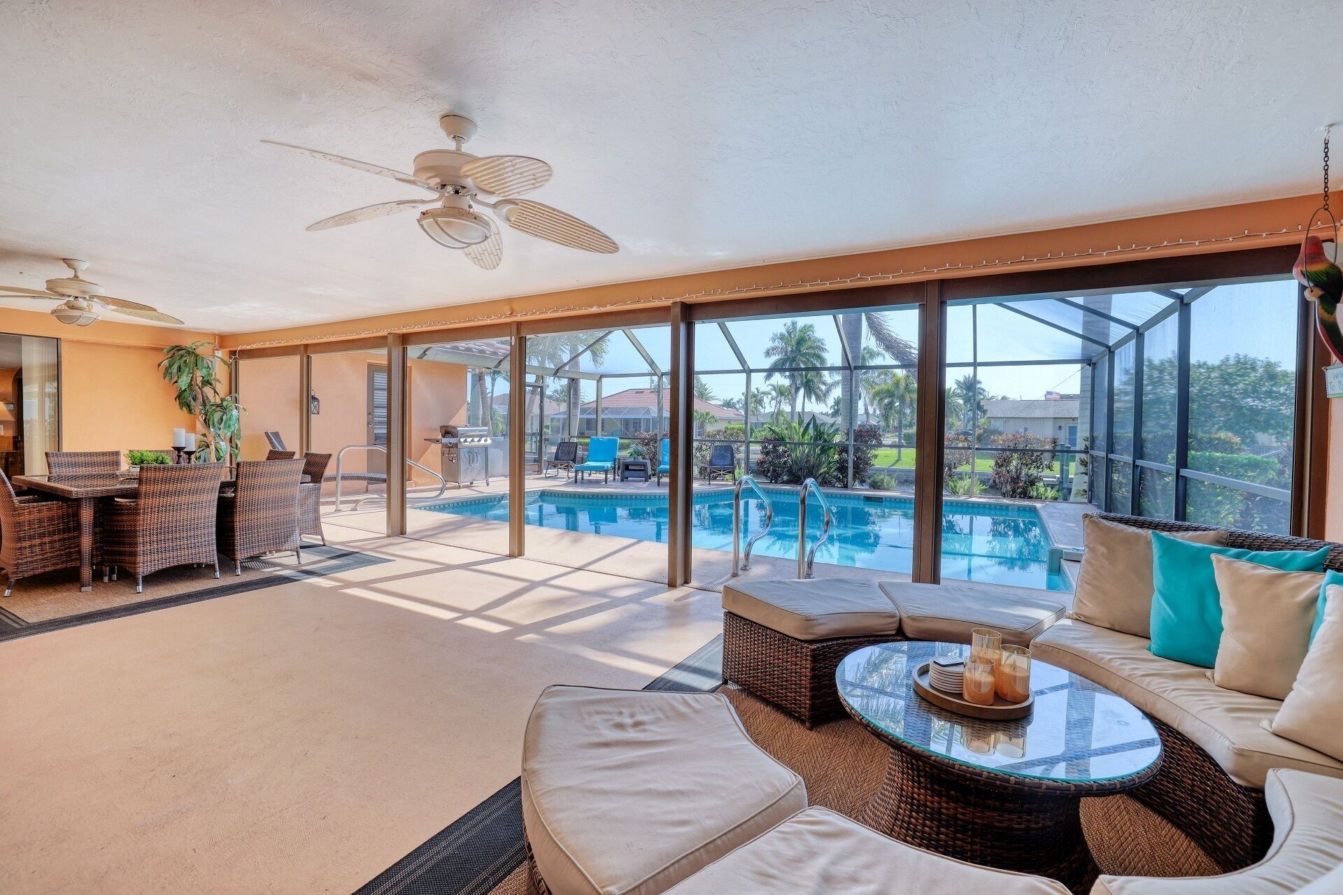 Villa Lanai - Direct Gulf access w/ spacious lanai area and heated pool.