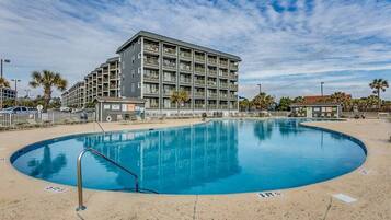 屋内プール、温水プール