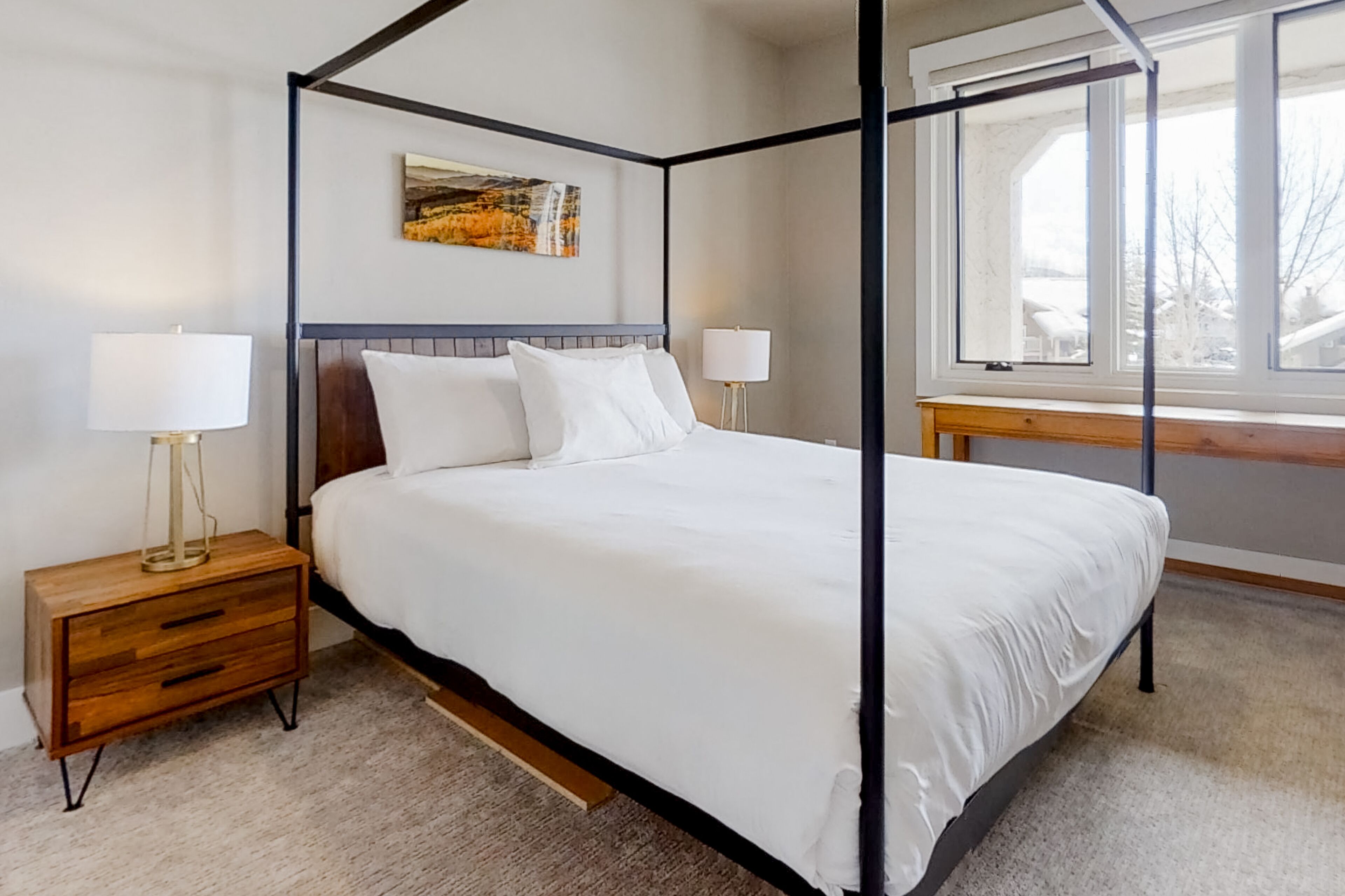 4 多间卧室、办公桌、熨斗/熨衣板、WiFi