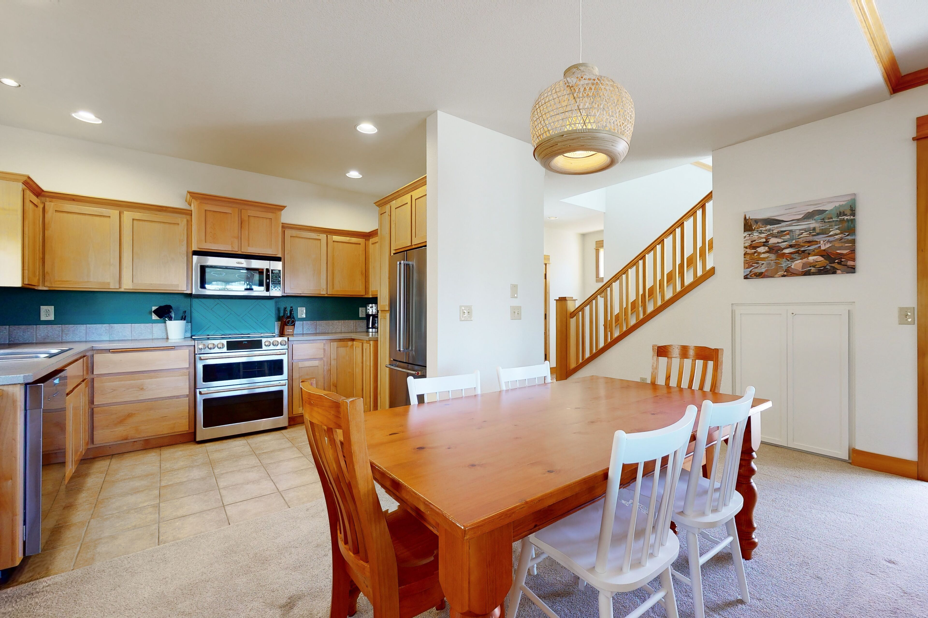 Wonderful Eagle Crest gem w/ shared pool/hot tub/tennis, gas grill, patio & WiFi