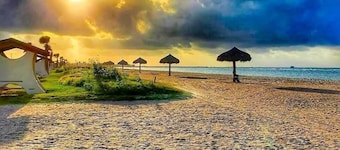 Candlelight Cottages by the Beach