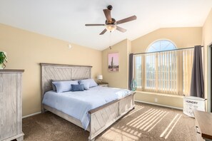 4 bedrooms, iron/ironing board, free WiFi, bed sheets