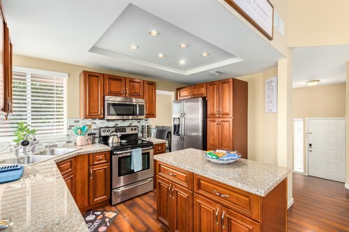 Paradise in Rita Ranch - HEATED POOL 