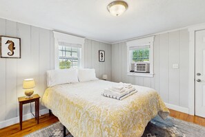 1 chambre, fer et planche à repasser, accès Internet, draps fournis