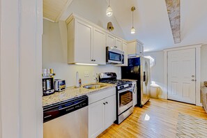 Fridge, microwave, oven, stovetop - Duplex bungalows with fast WiFi, enclosed yard, & walkable locale, dog-friendly (West Yarmouth)